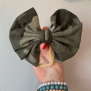 Hand tied nylon baby girl hair bows.